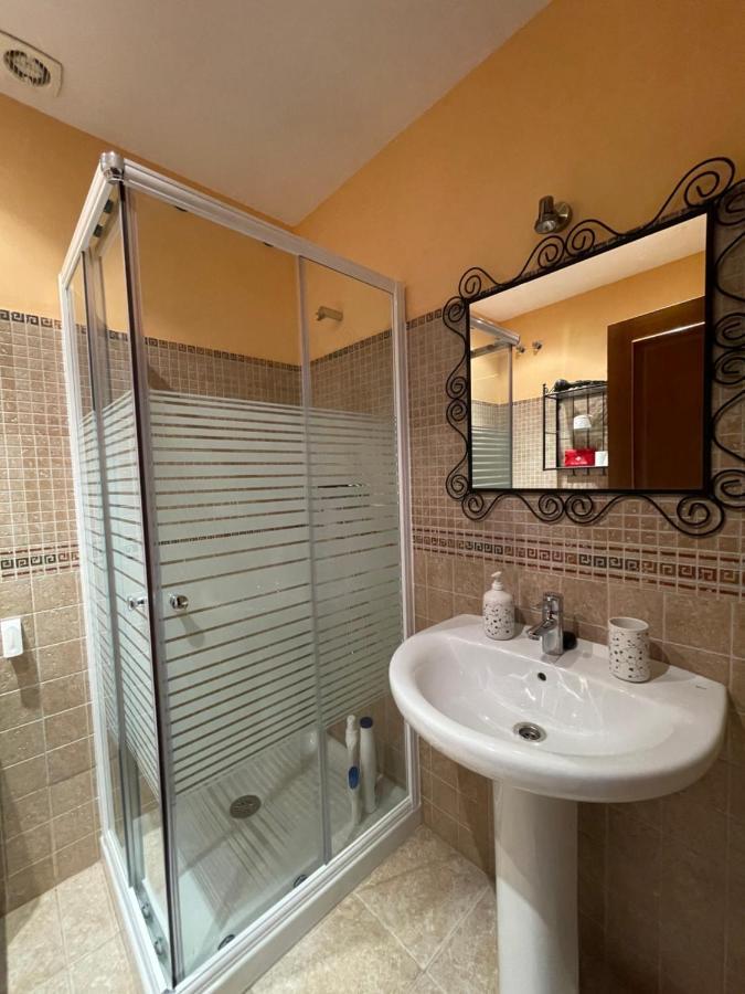 Villa Lafrenchtouch - Relajate Y Desconecta Al Pueblo à Villanueva de Tapia Extérieur photo